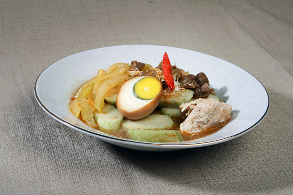 lontong-cap-gomeh